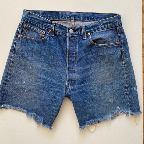 Mid thigh Levi shorts - Picture 3 of 3